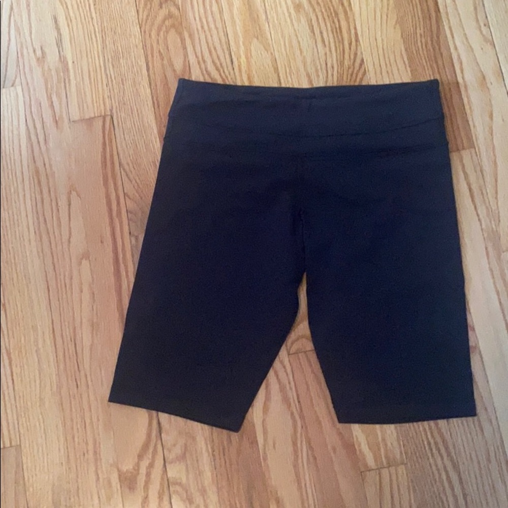 Lululemon wunder under shorts - size 6